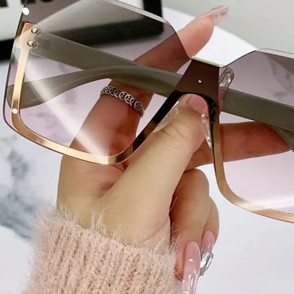 Accessories - XING YU LADIES OVERSIZED RIMLESS FASHION TRENDY SUNGLASSES GREENISH METAL FRAME